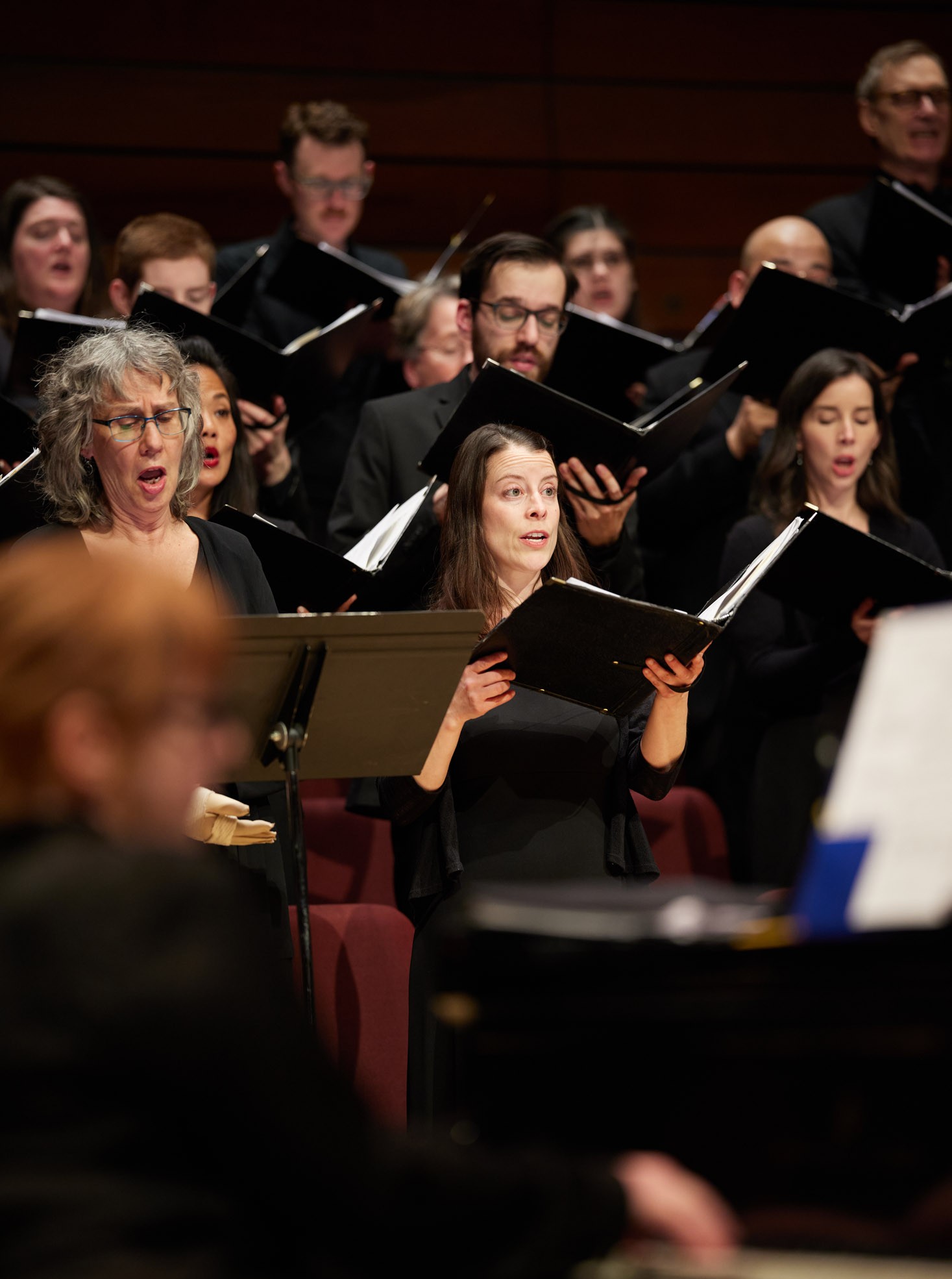 MGC3307-1-2 Photo of choral singers.